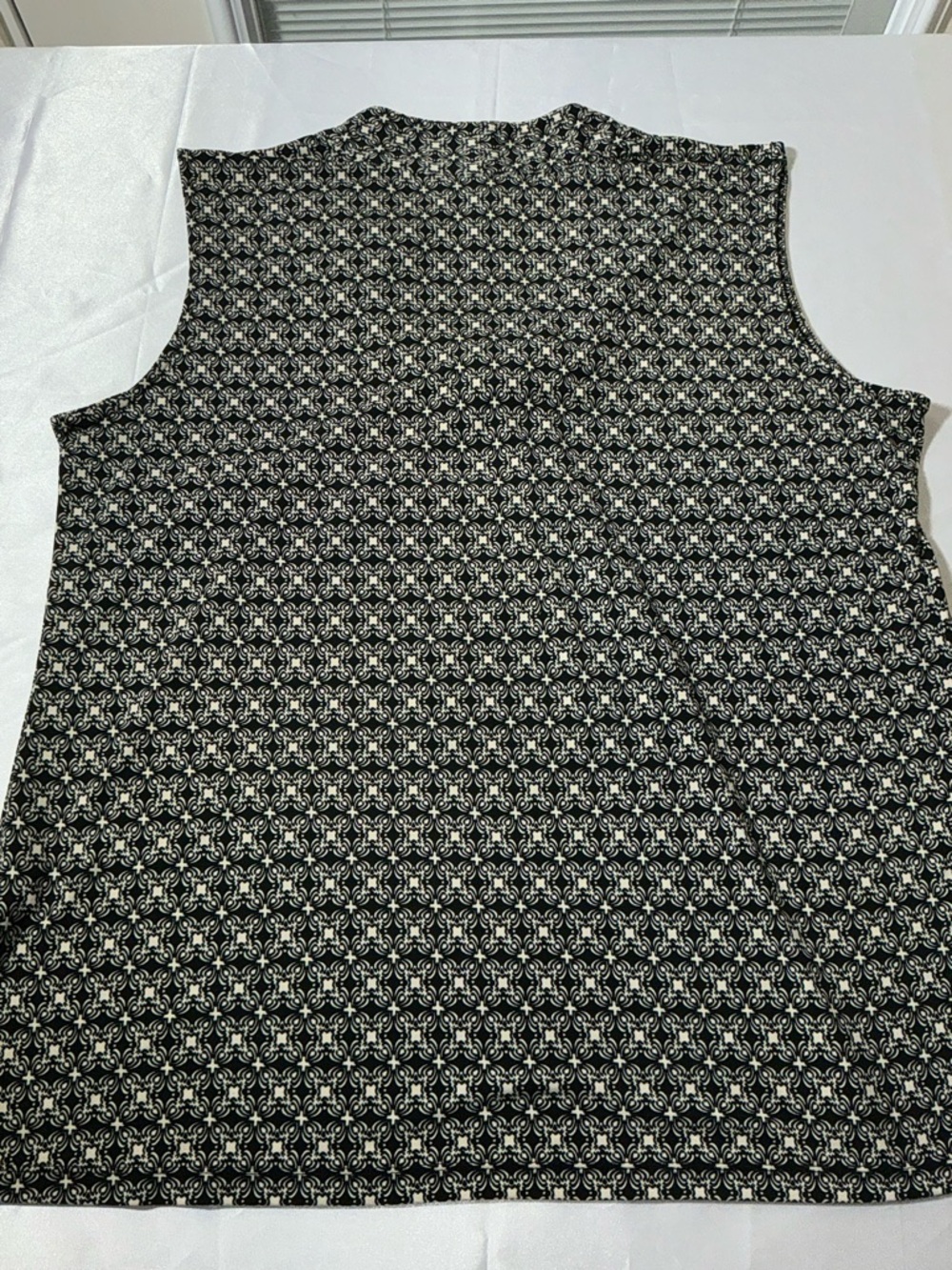 Dana Buchman Black & White Sleeveless V-Neck Tank Size XL - Picture 8 of 9